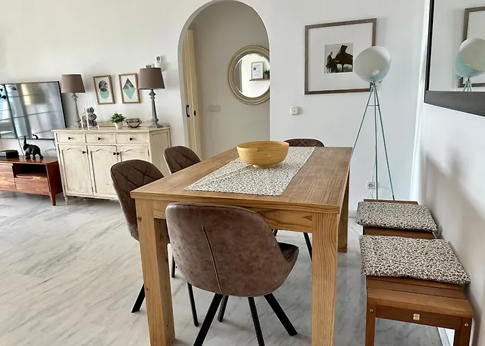 Pepe Vista Al Mar * 埃斯特波纳